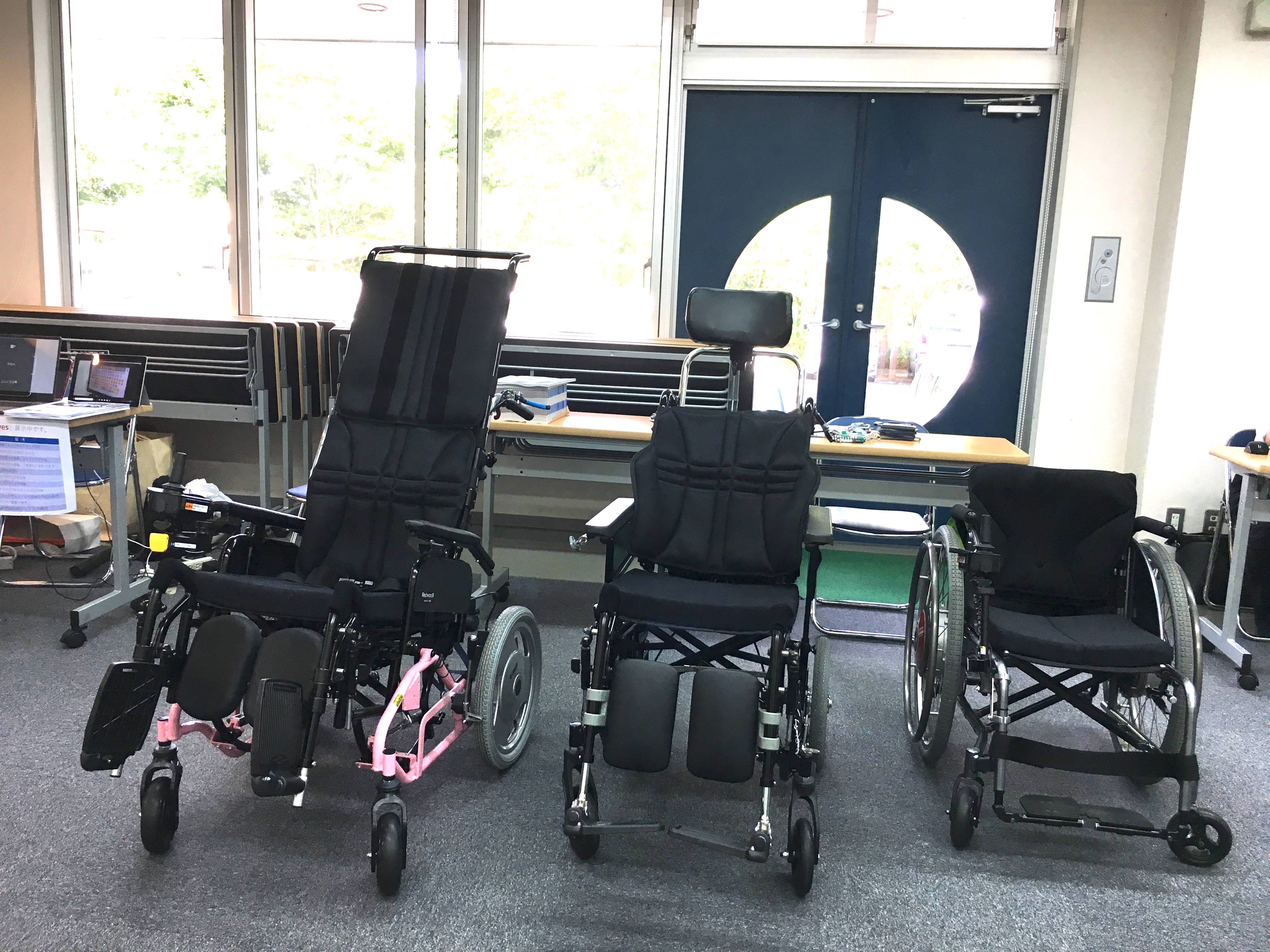 日進医療器　株式会社